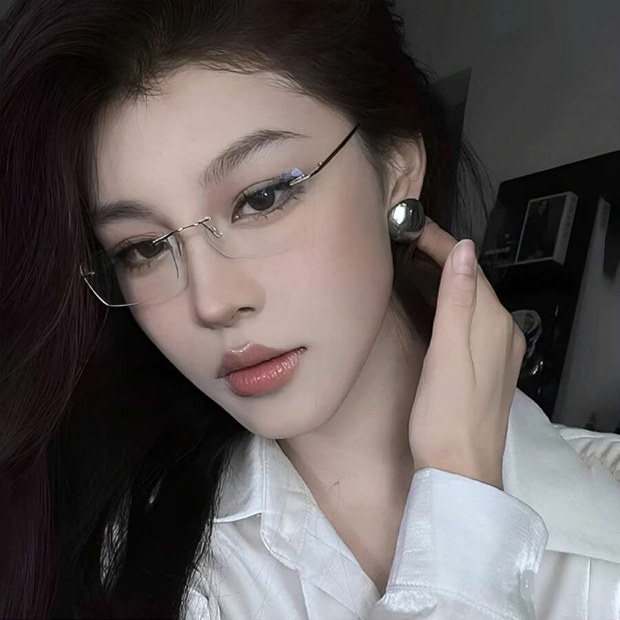 超轻无框无度数眼镜，专为高端人士设计，时尚高清树脂超耐用镜片，平面镜片，适合通勤、办公、娱乐和日常佩戴，搭配智能手机使用。