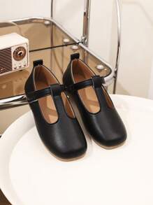 1 双女童黑色平底鞋，PU 钩环可调节尺寸圆头 TPR 防滑轻便舒适纯色时尚芭蕾平底鞋，适合 5-14 岁小学生和中学生在校园和户外休闲散步，4 个季节 - 黑色 - 查看 4