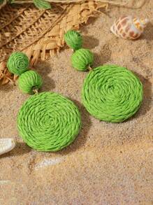 A Pair Of Bohemian Natural Style Woven Raffia Round Beach Holiday Earrings, Ladies Daily And Beach Holiday Wear Accessories