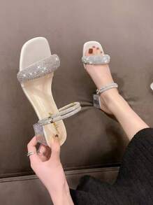 Zapatillas de tacón alto con diamantes brillantes para mujer, tiras finas de cristal, tacones gruesos transparentes con decoraciones de cristal, elegantes, nobles, de moda y brillantes, adecuadas para citas, reuniones, fiestas y toma de fotografías. - Blanco - Ver 2