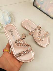1 Pair Girls Classic Round Toe Rhinestone Decor Flat Sandals, Cute & Fashionable For Summer, Beach, And Various Occasions - Champagne - View 1