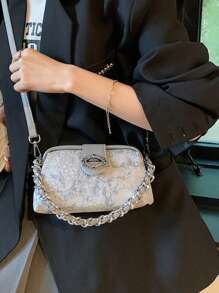 Mini Fashion Elegant Solid Color Clip Mouth Metal Chain Handle Women Handbag, Casual Minimalist Shoulder Tote Bag, Suitable For Shopping, Wallet, Cosmetic, Camera, Holiday Travel, For Fashionable, Casual, Minimalist Young Women, College Students, New Arrivals And White Collar, Applicable For Office, University, Work, Business, Commuting, Outdoor, Travel And Outings