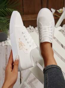 1 paire de chaussures canevas extérieur femme anti-dérapantes à bout rond avec broderie élégante de papillon, confortables, légères, à semelle plate et souple, baskets casual adaptées pour un port toute la journée