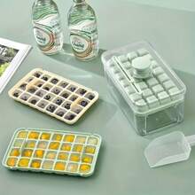Großer Haushalts-Eiswürfelbehälter mit Deckel, gepresste und verteilte Eiswürfel-Herstellungs-Aufbewahrungsbox, 28 Fächer, leicht zu entnehmen, inklusive Eisschaufel, transparent, kann im Kühlschrank platziert werden (11,5 x 10,5 x 19 cm), selbstgemachte kleine Eiswürfel-Form, Eiswürfel-Aufbewahrungsbox, leicht zu entformen, Silikon-Eiswürfelform, Kunststoff, unverzichtbar für den täglichen Gebrauch, Kücheneinsatz, Küchenutensilien