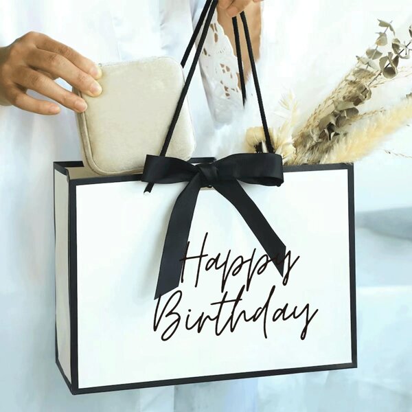 1 PC Happy Birthday Gift Bag, Paper Letter Print Gift Bag, Lightweight & Foldable Shopping Handbag, Birthday Gift Bag For Friends, Sister, Mom, Grandmom, Black & White Birthday Gift Bag