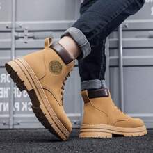 搭配夹克、男士高帮系带靴、圆头、防滑工装靴、户外沙漠作战靴、摩托车皮靴、搭配牛仔裤