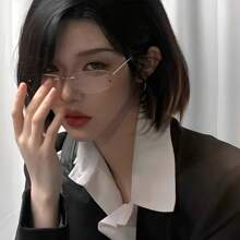 超轻无框无度数眼镜，专为高端人士设计，时尚高清树脂超耐用镜片，平面镜片，适合通勤、办公、娱乐和日常佩戴，搭配智能手机使用。 - 銀色眼鏡架無框 - 查看 5