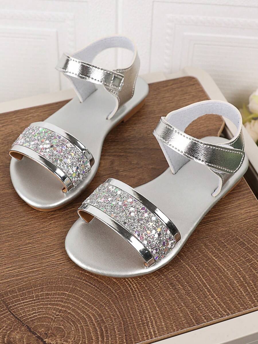 1 双银色大码幼儿女童平底凉鞋，彩色亮片，可调节钩环带，圆头，防滑，时尚优雅风格，适合 3-15 岁女孩，日常休闲、派对、度假，2025 年春夏 - 銀色 - 查看 1
