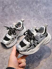 Nouvelles chaussures de sport décontractées pour enfants au printemps/automne, Baskets épaisses légères et , chaussures de sport rayées en maille antidérapantes pour garçons et filles