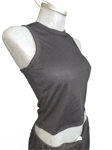 "Top Blusa Tank en Verde, Rojo y Negro - ¡Estilo Versátil para Cada Ocasión!" - Negro - Ver 3