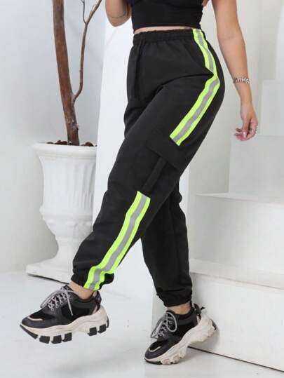 Calça Jogger Cargo Feminina VICTORIA TACTEL PREMIUM com faixas refletivas coloridas