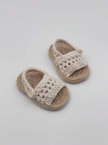 1 paio di sandali per neonati lavorati a mano, scarpette di lana crochet per primi passi