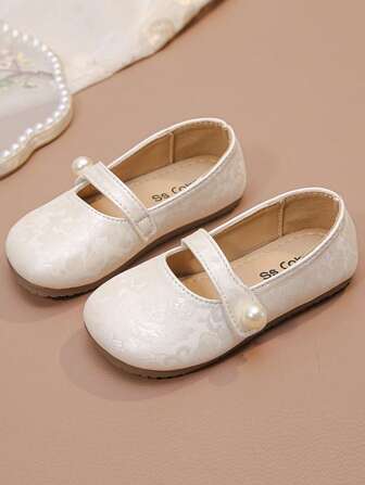 春秋新款绣花皮鞋，仿皮绣花PU平底鞋，裙子用的真皮平底鞋