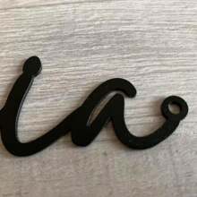 Personalisierte Metallbuchstaben - Individuell lasergescnittener Name - Kalligraphie Namensschild - Babynamen Wanddekoration - Metallkunst - Wohndekoration - Hochzeitshintergrund - Individueller Text - Jede Schreibschrift-Schriftart - Kinderzimmer Babyzimmer Deko Geschenke Geburtstag Abschluss, Multifunktional, Robust, Schimmelbeständig, Dekorativ, Wieder verwendbar, Exquisit, Stilvolle, hochwertige, farbige, moderne, individuelle, personalisierte, einzigartige, ideale Geschenke für ihn, ideale Geschenke für sie, Freund, Vater, Freundin, Mutter, Familie, Freunde, Tea Room, Zuhause, Garten, Büro, für Jahrestage, für Valentinstag, für Muttertag, für Geburtstage, für Vatertag, für Abschluss, für Hochzeiten, für Einweihung - Schwarz - Übersicht 10