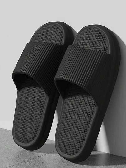 春夏流行时尚条纹休闲男士黑色拖鞋，EVA材质厚底，舒适防臭速干，室内/室外沙滩拖鞋（建议选购大一码以获得更佳穿着体验）