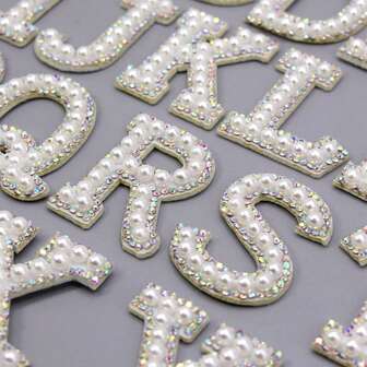Cristal AB 26 lettres anglaises Perle Strass Patchs pour vêtements A-Z Alphabet Perle Strass Appliques à coudre/coller Patchs DIY Nom