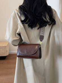 Bolso bandolera cuadrado de correa ancha estilo vintage chic - Bolso cruzado con solapa de color liso y elegante con correa ajustable para mujeres - Perfecto para uso diario y viajes