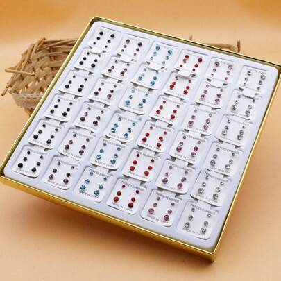 Bộ 108 khuyên tai đính đá pha lê nhựa nhiều màu sắc dành cho nữ.