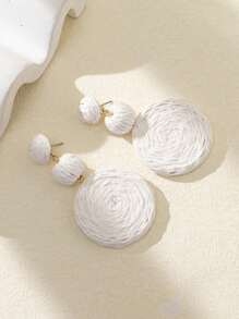A Pair Of Bohemian Natural Style Woven Raffia Round Beach Holiday Earrings, Ladies Daily And Beach Holiday Wear Accessories