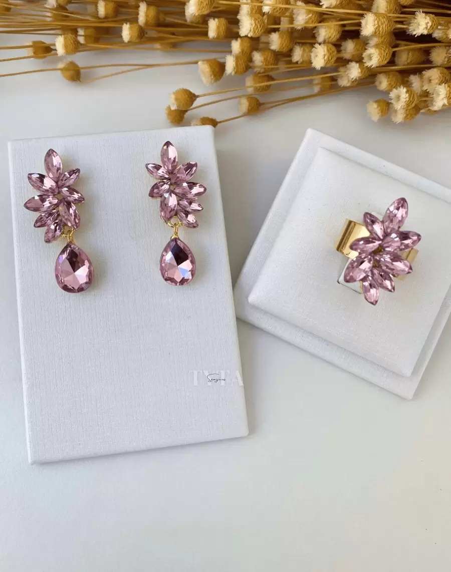 Emerald Green Navy Blue Fuchsia Party Earrings And Ring / Crystal Earrings / Orange Earrings / Brown Earrings / Purple Earrings / Lilac Earrings / Mint Green Earrings / Mint Earrings / Baby Pink Earrings / Pink Earrings / Mocha Mousse Earrings / Marsala Earrings / Red Earrings / Earrings - 淺粉色 - 查看 1