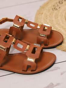 Sandali traforati con borchie - perfetti per le vacanze al mare, l'uso casual, accessori glamour per feste, design traforato traspirante, abbinati a decorazioni con borchie, ideali per passeggiare sul mare, raduni di vacanza. Alla moda e confortevoli