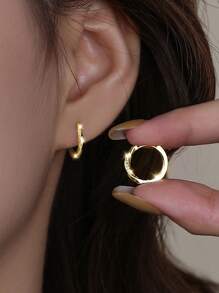 1 对 925 纯银时尚女士耳环，方晶锆石 Mossbite 环耳钉，1.7 厘米，适合情人节、母亲节、感恩节、生日、简约优雅风格、派对和日常佩戴的礼物，附赠豪华礼盒 - 金色 - 查看 3