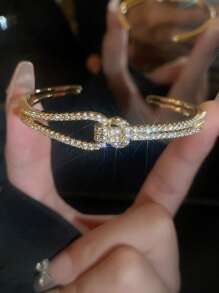 1 件优雅锆石装饰可调节袖口手链，镀金铜设计，简约风格适合女性、婚礼、派对以及情人节、母亲节的礼物