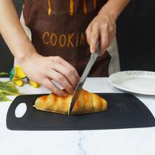 1 块塑料切菜板 - 耐用切菜板，适用于切肉、蔬菜和水果，配有易握手柄，可放入洗碗机清洗厨房用具