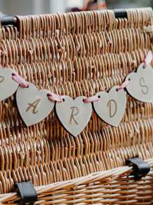 1 件乡村风格木质卡片横幅 - 手工制作的婚礼卡片盒标志，心形花环，适用于招待会、新娘送礼会、婴儿送礼会、生日、周年纪念、订婚、毕业典礼、乡村农舍装饰