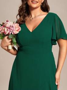 Plus Size V-Neck Asymmetrical Ruffle Hem Chiffon Dark Green Bridesmaid Dresses Fall Wedding Guest Dresses