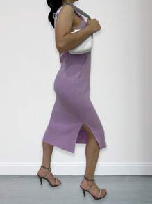 Elegant, Sexy, And Casual Women's Dress Featuring A Sleeveless, Semi-Fitted, Long, And Slit At The Lower Leg. A V-Neck And Open Back. Made Of Polyester And Spandex Ribbed Fabric, It's Suitable For Both Summer And Spring. Very Comfortable, Lightweight, And Skin-Friendly, It's Perfect For Special Occasions. - 紫丁香色 - 查看 4