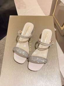 Zapatillas de tacón alto con diamantes brillantes para mujer, tiras finas de cristal, tacones gruesos transparentes con decoraciones de cristal, elegantes, nobles, de moda y brillantes, adecuadas para citas, reuniones, fiestas y toma de fotografías. - Blanco - Ver 5