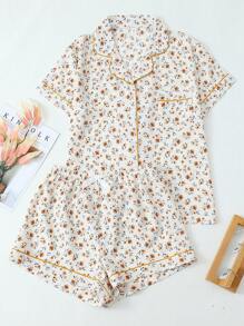 2-teiliges Set aus bequemem, gelbem Rosen-Blume Muster Kurzarm-Top mit Kragen, Knöpfen, Taschen und Schleifenshorts, Damen Nachtwäsche & Freizeitkleidung Set, geeignet für Zuhause im Frühling/Sommer