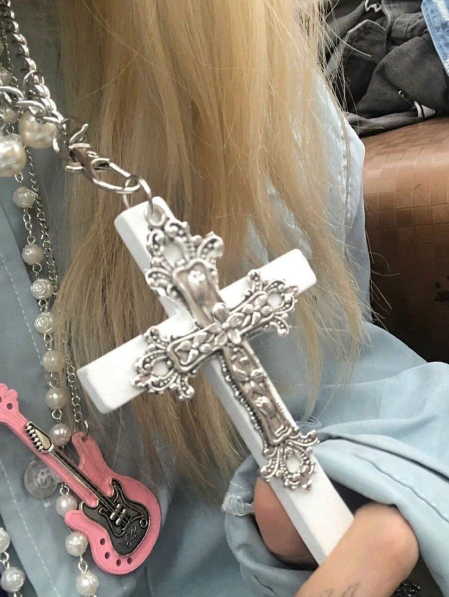 1 件藤蔓十字架项链，时尚哥特式 Y2K 银十字架项链，信仰十字架项链适合男女日常佩戴、聚会、角色扮演配饰