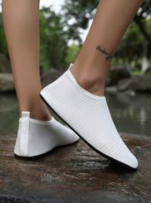 女士黑色水鞋，运动休闲游泳鞋，徒步防滑水鞋，适合度假、旅行、海滩、瑜伽、户外钓鱼 - 白色 - 查看 6