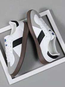 4-Season Lightweight Soft Sole Trainers For Men, Round Toe Lace-Up Comfortable Casual Sports Shoes