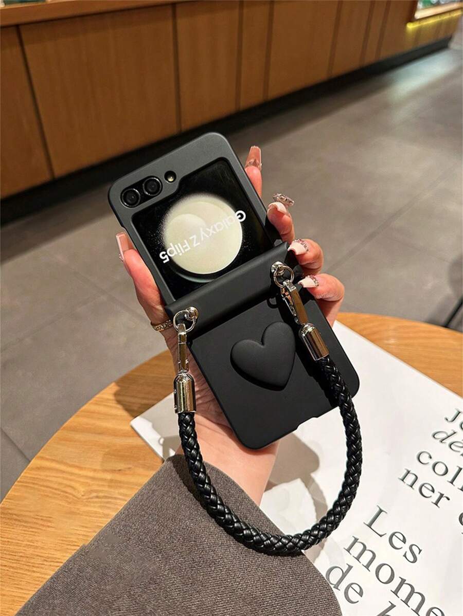 3D心形黑色手机壳，配黑色编织手链，兼容三星Galaxy Z Flip 5/6/Z Flip6/Z Flip7/Flip4/Flip3，防震后盖