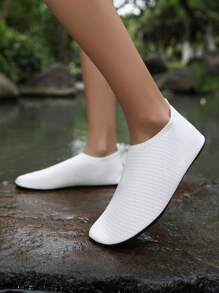 女士黑色水鞋，运动休闲游泳鞋，徒步防滑水鞋，适合度假、旅行、海滩、瑜伽、户外钓鱼 - 白色 - 查看 3