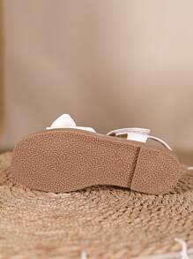 Kids Casual Versatile Simple Decorative Flat Sandals - White - View 4