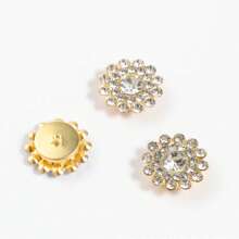 14MM Sunflower Hand Sewn Rhinestone 50Pcs/Pack Shiny Handmade Glass Sewing Crystal Sewing On Decorative Beads Flat Back Gold Base With Holes Gem DIY Accessories Needle And Thread Materials Sew On Stones Strass Beads Used For Decorating Clothes, Dress, Bags, Shoes, Brooches , Earrings, Handicrafts