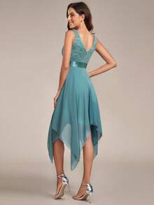 EVERPRETTY Đầm ôm sát không tay cổ chữ V bằng ren với vạt áo xếp tầng, thanh lịch cho tiệc cocktail, dạ hội bán trang trọng, trang phục dự đám cưới, phù hợp cho sinh nhật, lễ tốt nghiệp, các sự kiện họp mặt. - Màu xanh Cadet - Xem 3