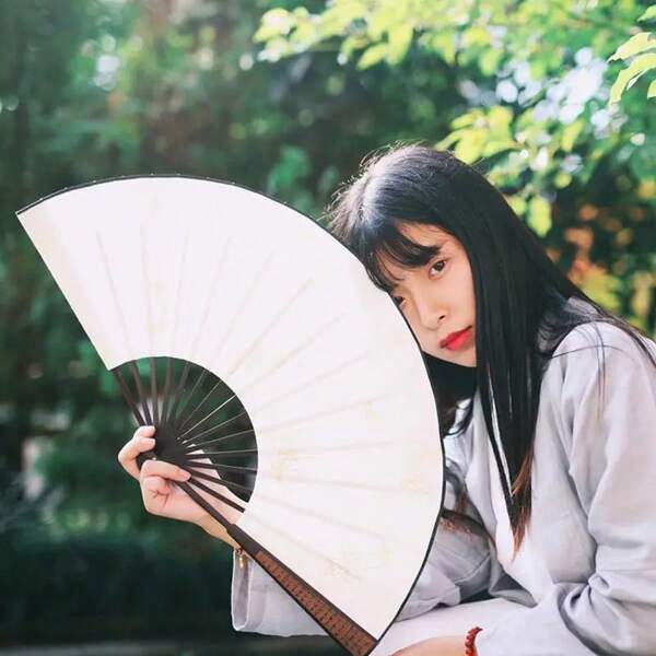 1PC Fashionable Wooden Handheld Fan - Classic Retro Design, Elegant Solid Color Folding Fan, Suitable For Dance And Stage Performances - Creative Anime Themed Gift Ideas Gifts Birthday Graduation