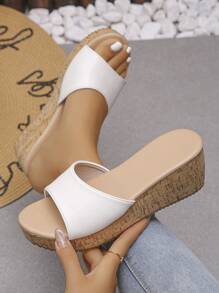 女士厚底坡跟凉鞋，夏季新款轻便增高系带拖鞋，适合海滩和居家