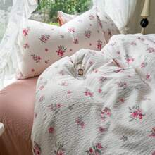 4 pièces Set de couette à fleurs ditsy fraîches - en polyester respirant, convient pour toutes les saisons, lavable en machine, fermeture éclair, comprend 1 couette, 1 drap plat, 2 taies d'oreiller - sans rembourrage, sans couette ni inserts d'oreillers, décoration de chambre, literie pour couple, lavable en machine