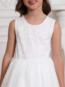 Tween Girl 白色蕾丝对比网眼无袖 A 字裙，花童婚礼晚礼服 - 白色 - 查看 10