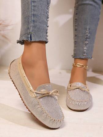 百搭水钻一脚蹬鞋，舒适软底防滑乐福鞋，蝴蝶结设计，2025 年春夏新品