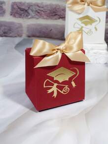 10 pezzi Scatole per caramelle regalo di laurea - Mini scatole regalo con disegno di cappello di laurea e diploma in lamina d'oro - Eleganti scatole rosse e bianche in carta con nastro di raso - Perfette per cioccolatini, piccoli regali, regalini per feste - Forniture per feste di laurea Classe 2024, compleanni, spose, matrimoni