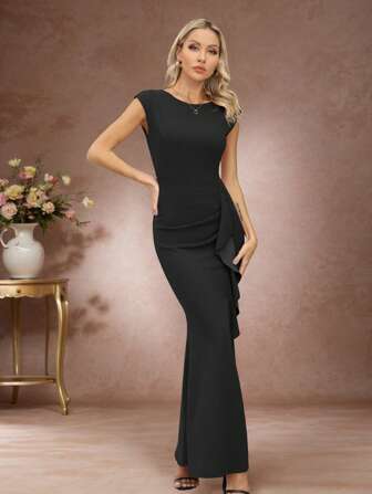 Missufe Vestido de noche/fiesta largo de silueta sirena con cuello barco, manga corta, volantes y abertura, en color negro, para boda, coctel, elegante y encantador