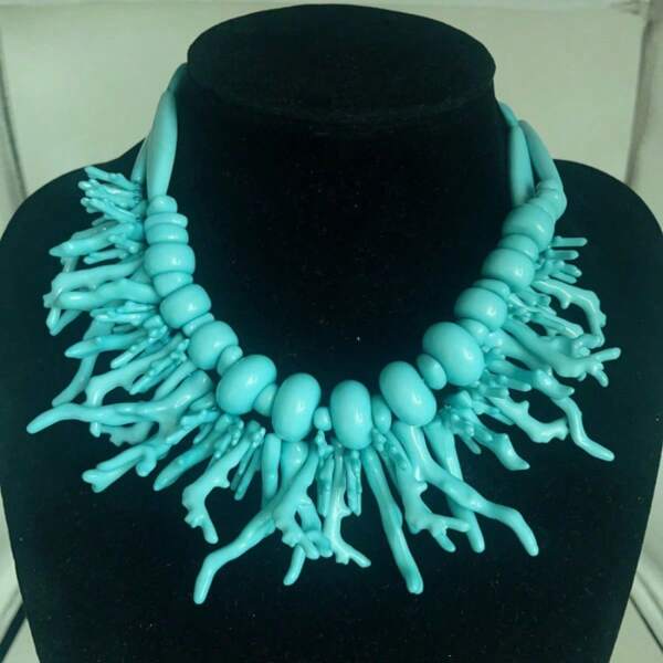 Collar de coral de resina con capas exageradas de estilo bohemio para playa