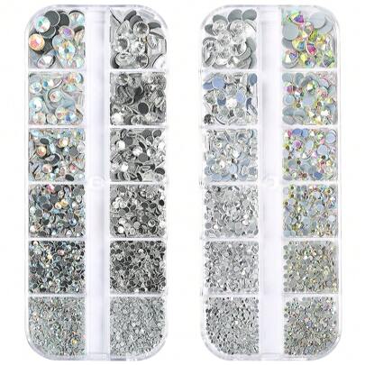 worthofirst صندوق به 2000 - 4800 حجر راين بلاستيكي مسطح للخياطة والكي على الحقائب والملابس، ألوان بيضاء وعاكسة للضوء مختلطة الأحجام